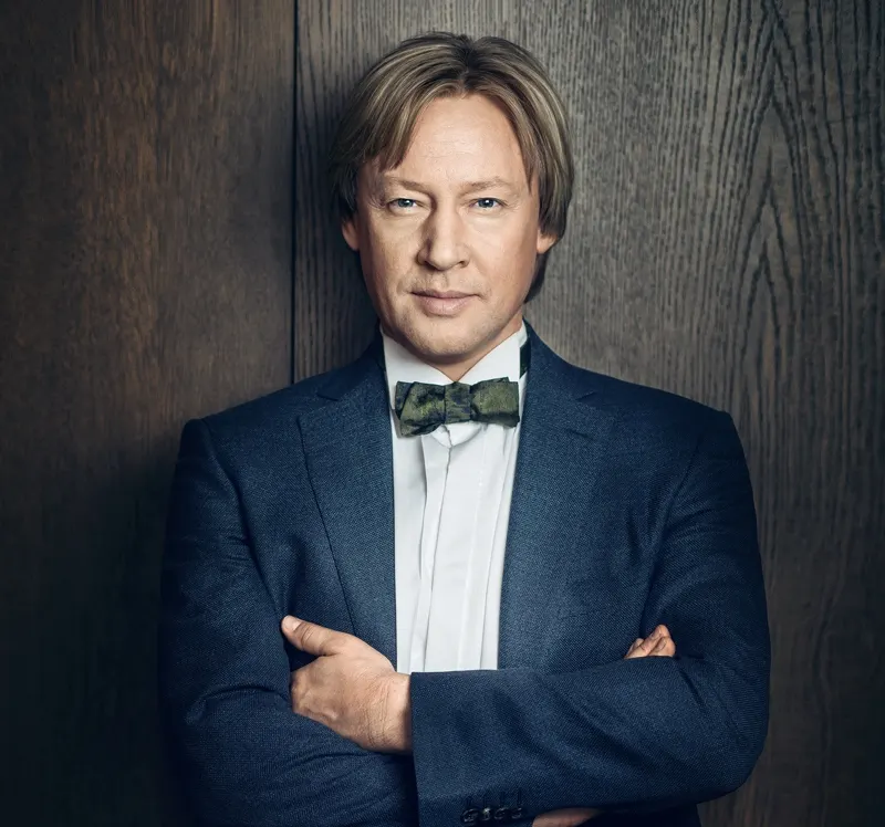 Дмитрий Харатьян