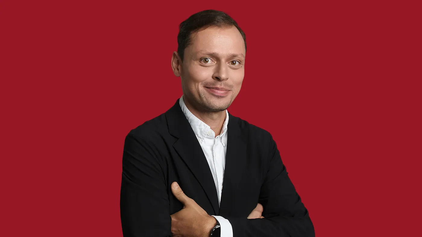 Виктор Комаров
