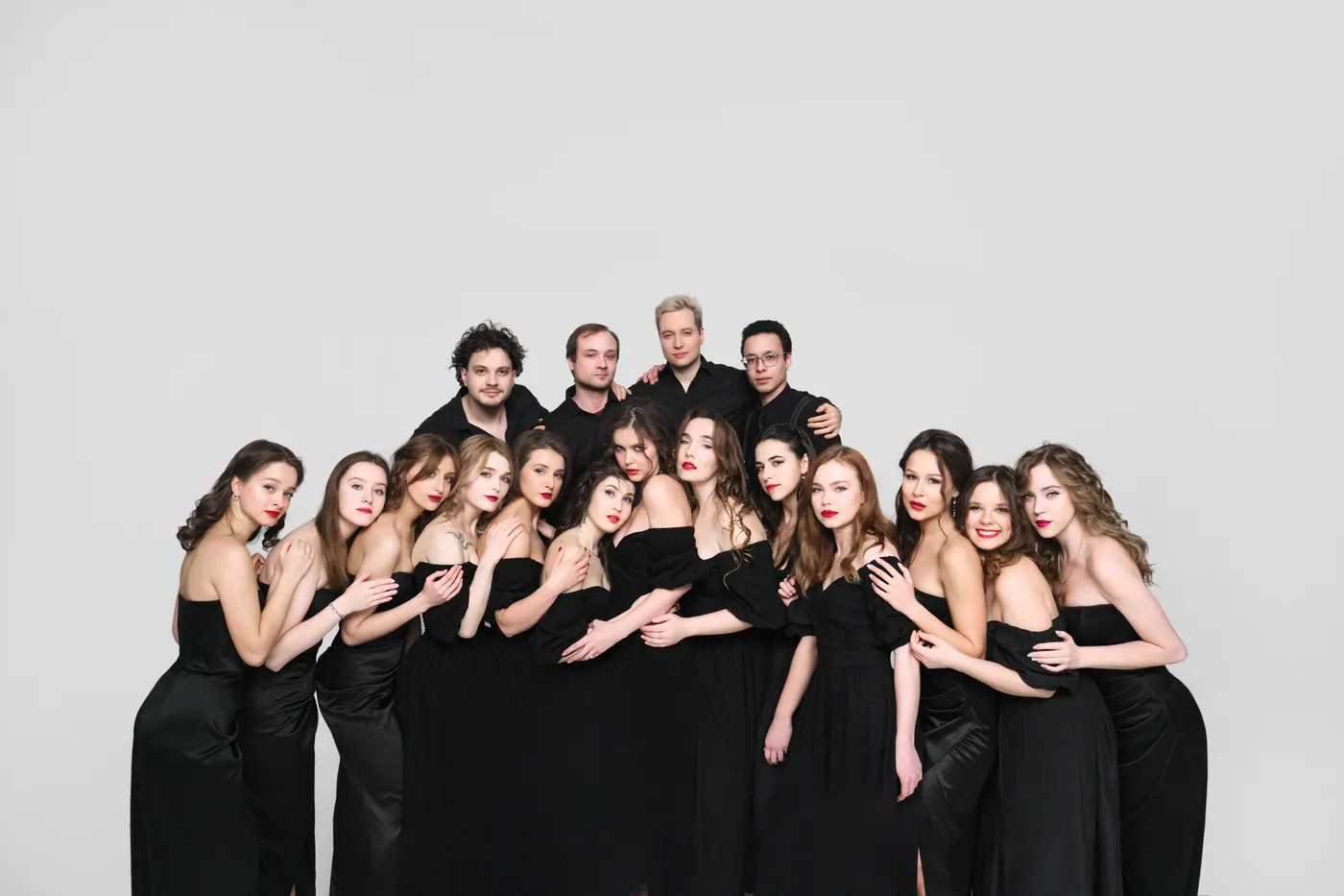 Nella Musica Orchestra. Атака Титанов