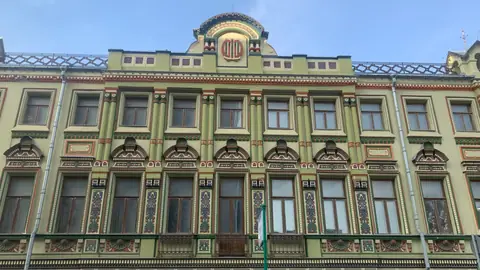Новая Басманная и Елоховский проезд: десять историй о гостях и угощениях